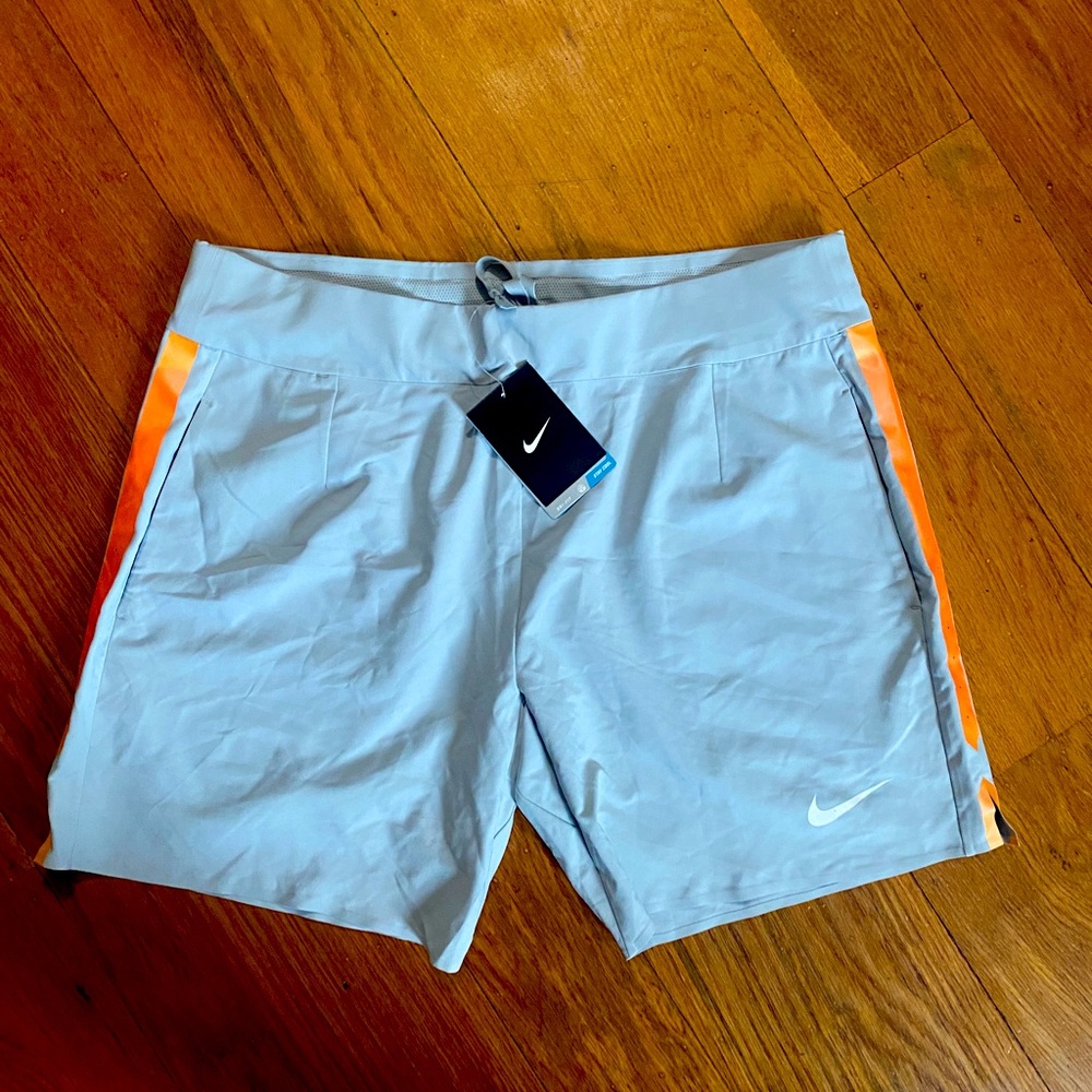 Men’s Nike tennis shorts large